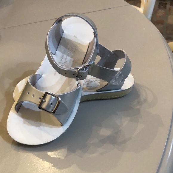 Silver sandals, salt water - Picture 1 of 1